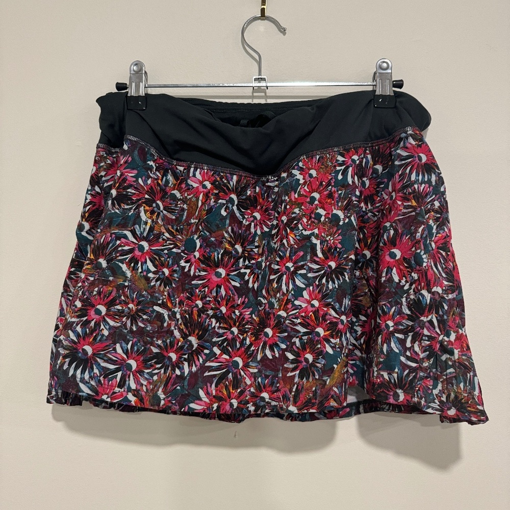 Lululemon Play off the pleats skirt sz 8